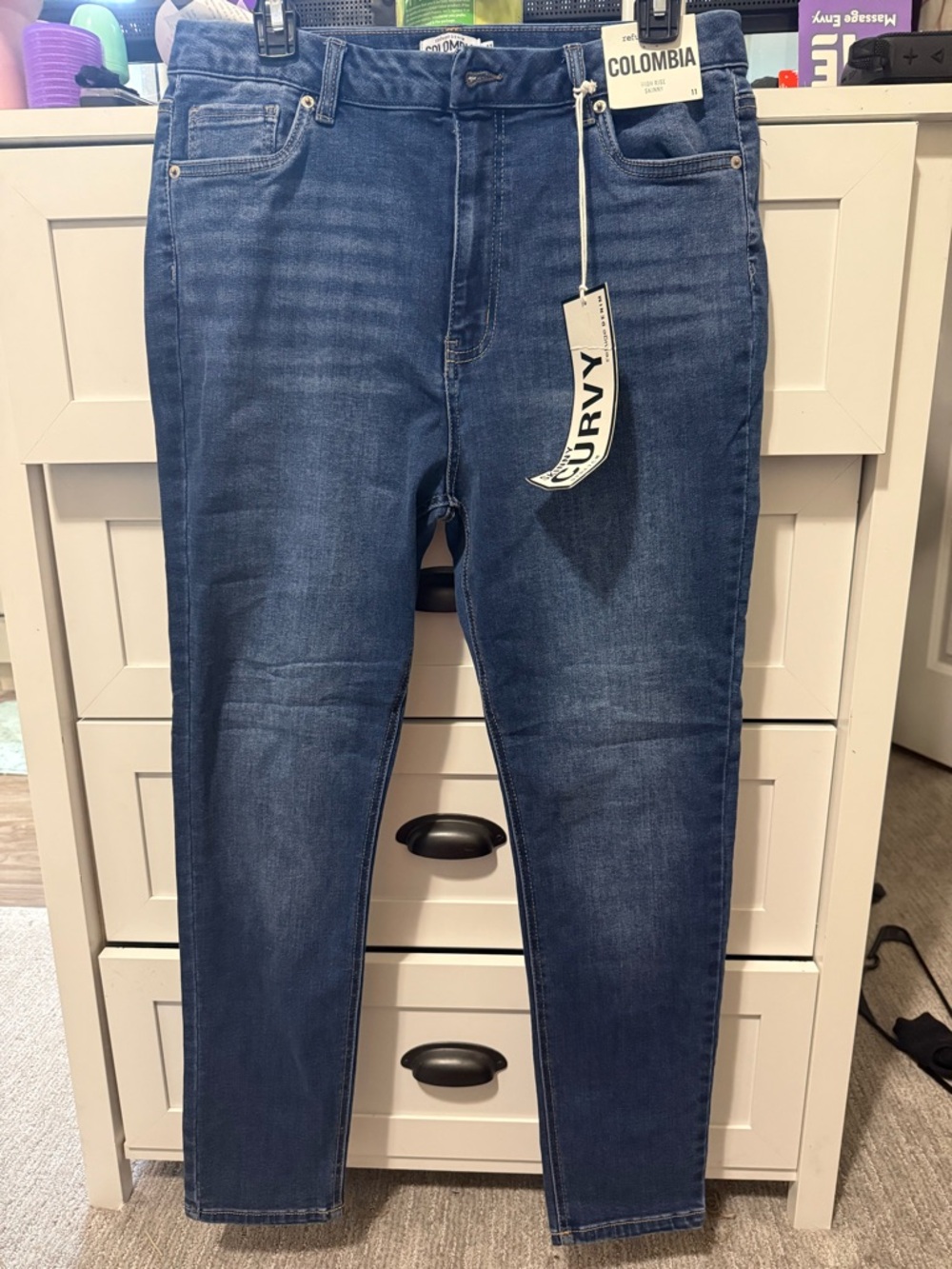 refuge High-Rise Curvy Jeans in Dark Blue Wash